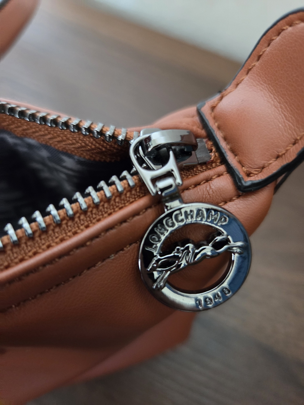 Longchamp Tan Leather Shoulder Bag - Picture 12 of 13
